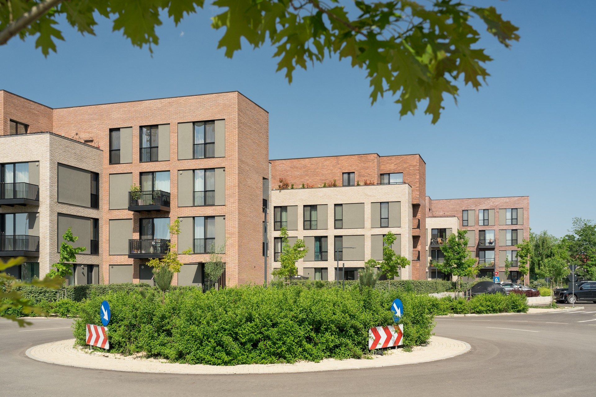 Proiect Rezidențial nZEB, Vile si Apartamente in Tunari