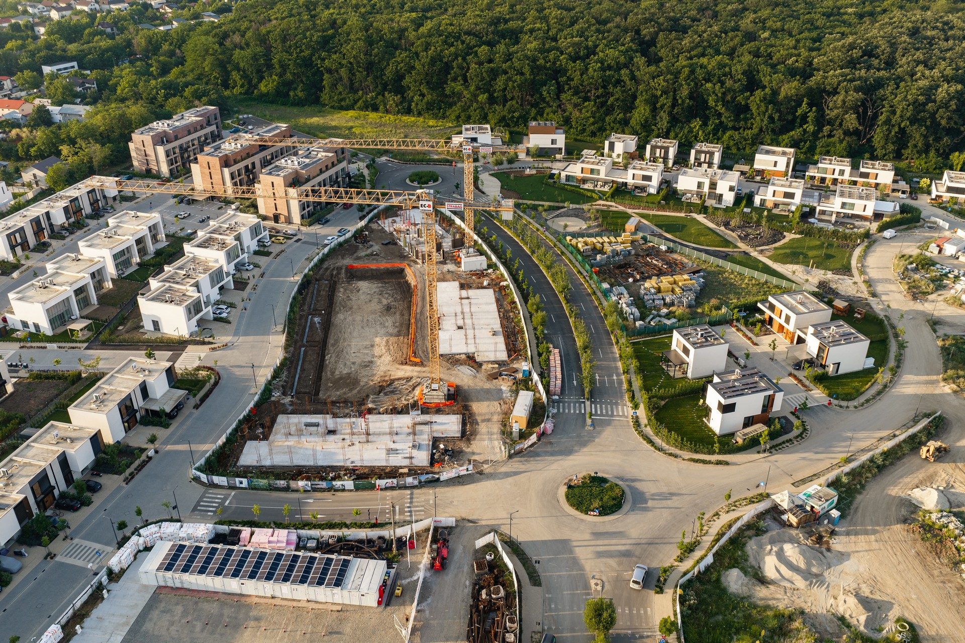 Proiect Rezidențial nZEB, Vile si Apartamente in Tunari
